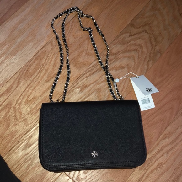 Tory Burch Handbags - Tory Burch Emerson adjustable strap shoulder bag